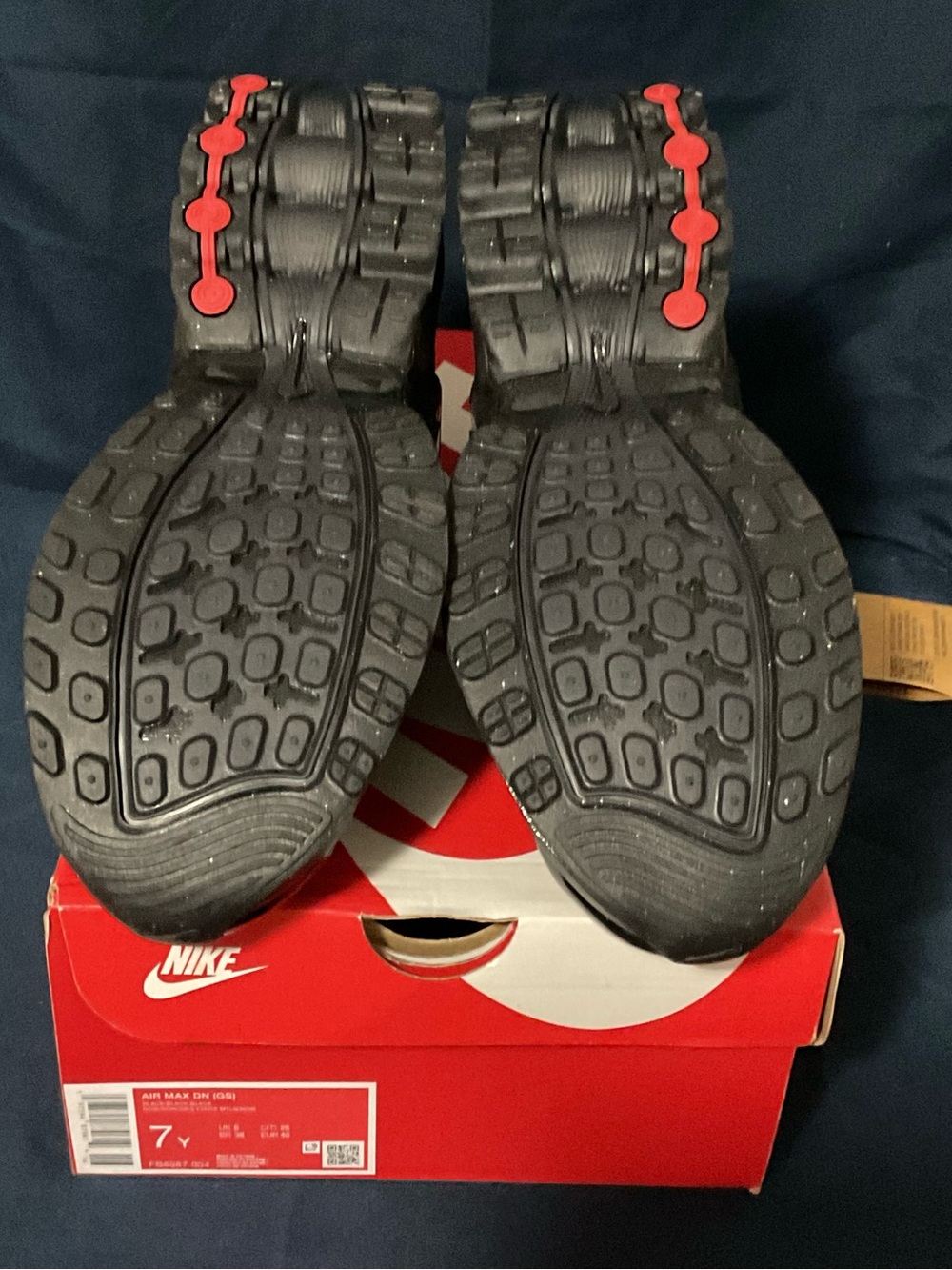 Nike Air Max DN (GS) Triple Black Men’s 7Y/8.5 Women’s New w/ Box #64 - Picture 8 of 9